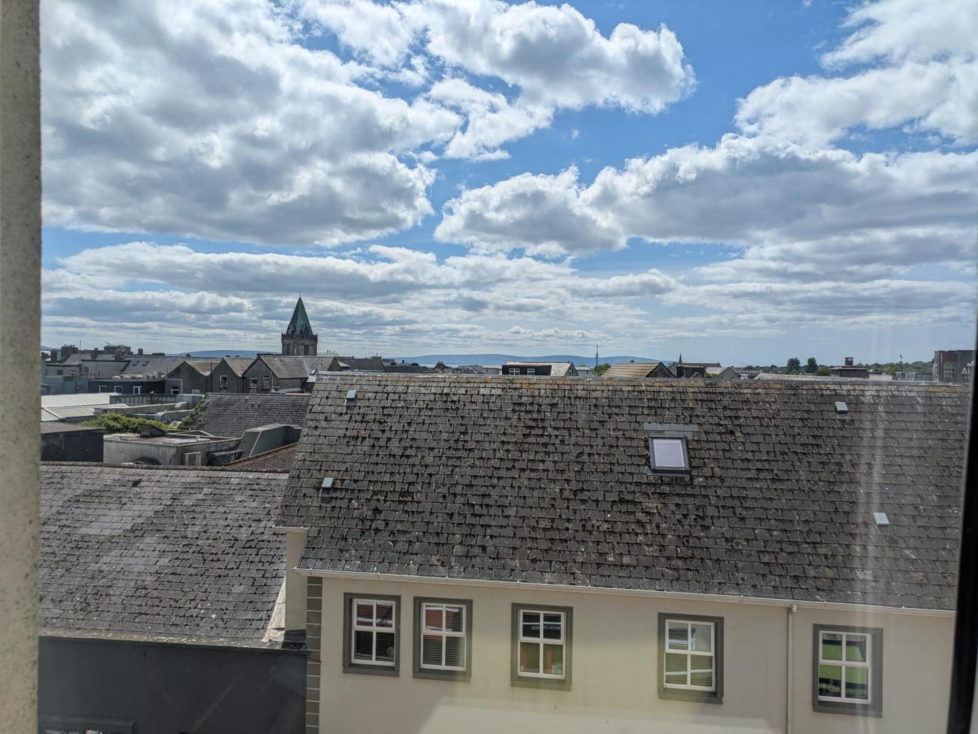 Heart Of City Centre Stunning View Galway Eksteriør billede